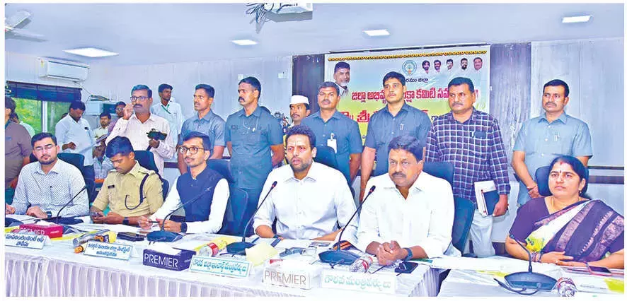 Andhra: मंत्रियों ने औद्योगिक विकास और कल्याणकारी पहलों पर जोर दिया