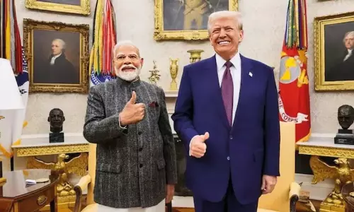 BIG BREAKING ट्रंप-मोदी टकराव: टैरिफ विवाद से बिगड़े रिश्ते, जर्मन अखबार का बड़ा दावा BIG BREAKING ट्रंप-मोदी टकराव: टैरिफ विवाद से बिगड़े रिश्ते, जर्मन अखबार का बड़ा दावा