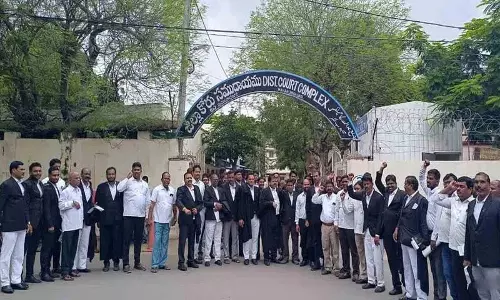 हमले बर्दाश्त नहीं किए जाएंगे.. वकीलों का विरोध.. कर्तव्यों का बहिष्कार