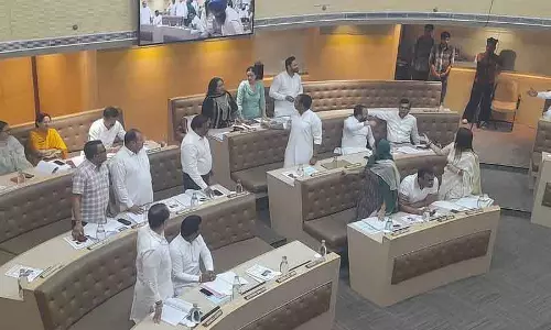 Chandigarh जनरल हाउस की बैठक में हंगामा, आप और भाजपा पार्षदों में झड़प