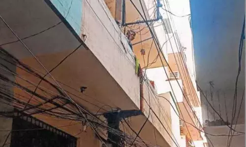 Chandigarh: बिजली लाइनों के पास अवैध निर्माण के लिए 805 नोटिस जारी
