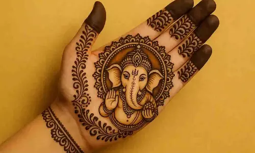 Ganesh Chaturthi 2025: सरल और खूबसूरत मेहंदी डिज़ाइन्स Ganesh Chaturthi 2025: सरल और खूबसूरत मेहंदी डिज़ाइन्स