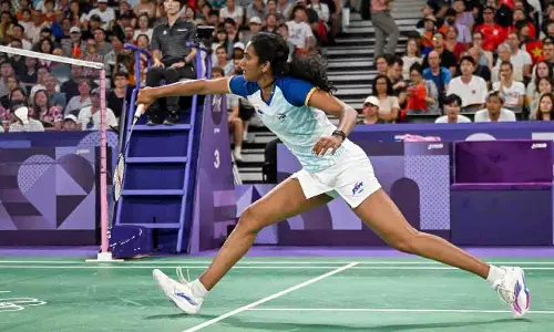 World Championship: सिंधु ने जीत के साथ दिखाया दम World Championship: सिंधु ने जीत के साथ दिखाया दम