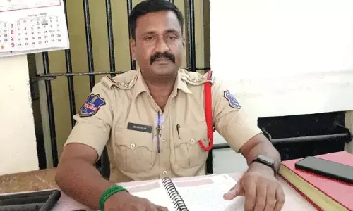 रेत माफिया पर कड़ी कार्रवाई: CI Shankar रेत माफिया पर कड़ी कार्रवाई: CI Shankar