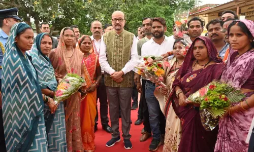 स्व-सहायता समूहों से महिलाओं का सशक्तिकरण: रमेन डेका स्व-सहायता समूहों से महिलाओं का सशक्तिकरण: रमेन डेका