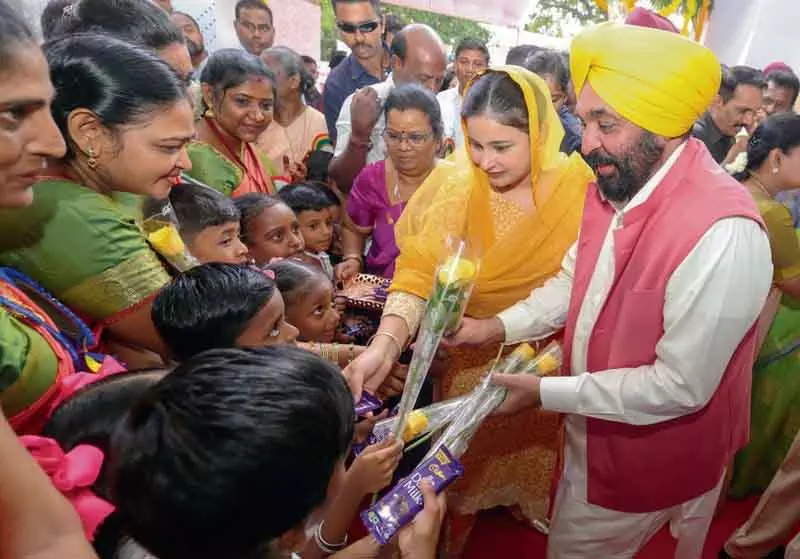 Punjab कांग्रेस, भगवंत मान चेन्नई में हैं, बाढ़ प्रभावित लोगों को छोड़कर चले गए Punjab कांग्रेस, भगवंत मान चेन्नई में हैं, बाढ़ प्रभावित लोगों को छोड़कर चले गए