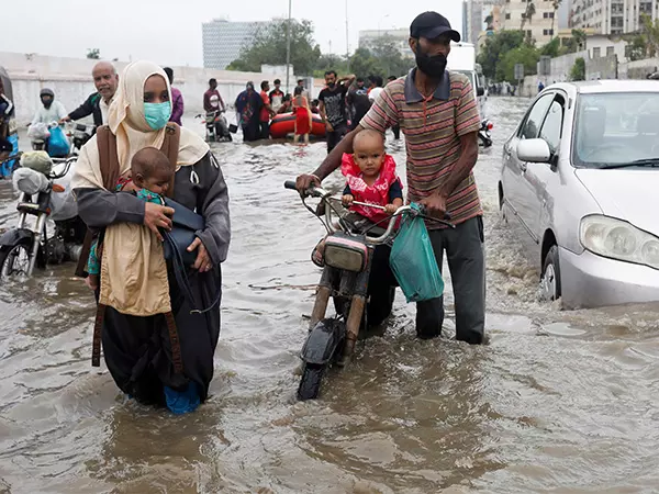 Pakistan में मानसूनी बीमारियों पर चेतावनी Pakistan में मानसूनी बीमारियों पर चेतावनी