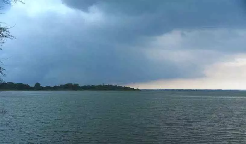भारी बारिश के कारण Osman Sagar और हिमायत सागर के द्वार खोले गए, मूसी में पानी छोड़ा गया भारी बारिश के कारण Osman Sagar और हिमायत सागर के द्वार खोले गए, मूसी में पानी छोड़ा गया