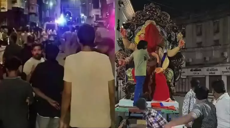 Vadodara में गणेश प्रतिमा पर अंडे फेंके गए, 3 हिरासत में Vadodara में गणेश प्रतिमा पर अंडे फेंके गए, 3 हिरासत में