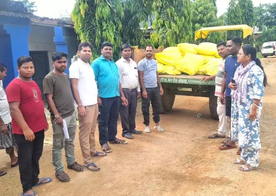 बसना में कृषि सेवा केन्द्र का आकस्मिक निरीक्षण बसना में कृषि सेवा केन्द्र का आकस्मिक निरीक्षण
