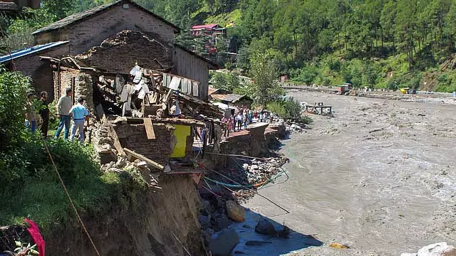 हिमाचल में भारी बारिश जारी: पिछले 3 दिनों में सरकार को 500 करोड़ से अधिक का नुकसान हिमाचल में भारी बारिश जारी: पिछले 3 दिनों में सरकार को 500 करोड़ से अधिक का नुकसान