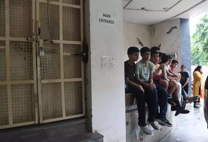 करोड़ों रुपये की सरकारी सुविधा के दुरुपयोग के आरोप में FIR के बाद लुधियाना MC ने स्टेडियम सील किया करोड़ों रुपये की सरकारी सुविधा के दुरुपयोग के आरोप में FIR के बाद लुधियाना MC ने स्टेडियम सील किया