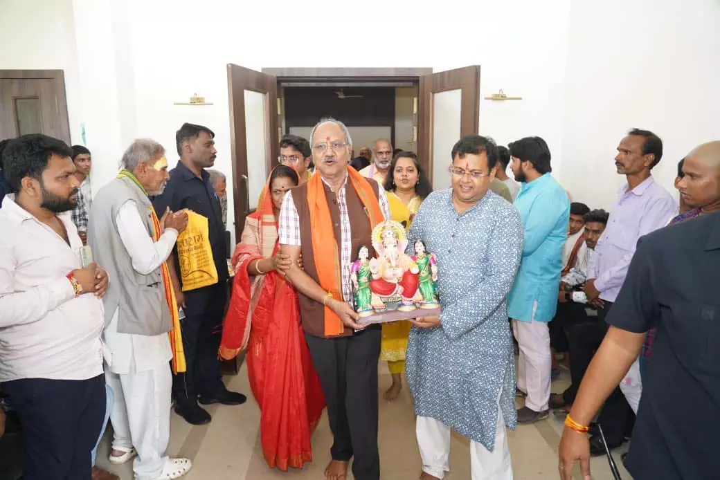 सांसद बृजमोहन अग्रवाल ने गणेश चतुर्थी पर की गणपति स्थापना सांसद बृजमोहन अग्रवाल ने गणेश चतुर्थी पर की गणपति स्थापना
