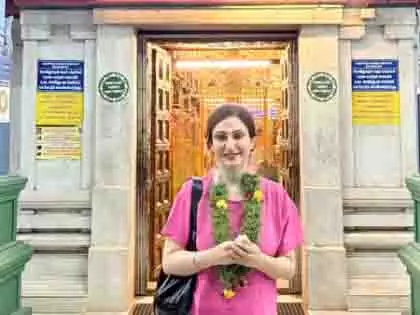 Juhi Babbar: गणेश चतुर्थी पर 500 साल पुराने गणपति मंदिर में दर्शन किए Juhi Babbar: गणेश चतुर्थी पर 500 साल पुराने गणपति मंदिर में दर्शन किए