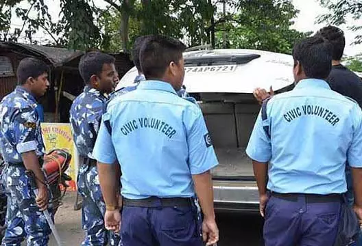 Siliguri में नागरिक स्वयंसेवक को कथित तौर पर परेशान किया गया Siliguri में नागरिक स्वयंसेवक को कथित तौर पर परेशान किया गया