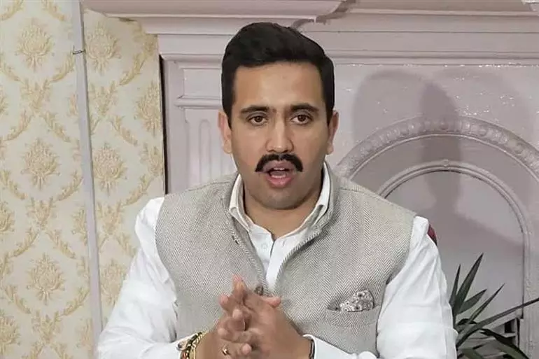 हिमाचल प्रदेश में बाढ़ से 1,400 करोड़ रुपये का नुकसान, राज्य सरकार राहत कार्य में जुटी: मंत्री विक्रमादित्य सिंह हिमाचल प्रदेश में बाढ़ से 1,400 करोड़ रुपये का नुकसान, राज्य सरकार राहत कार्य में जुटी: मंत्री विक्रमादित्य सिंह