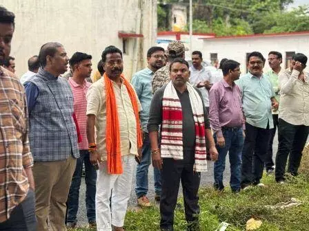 जिला मुख्यालय के अतिवर्षा प्रभावित ईलाकों का प्रभारी मंत्री केदार कश्यप सहित विधायक अटामी ने लिया जायजा जिला मुख्यालय के अतिवर्षा प्रभावित ईलाकों का प्रभारी मंत्री केदार कश्यप सहित विधायक अटामी ने लिया जायजा