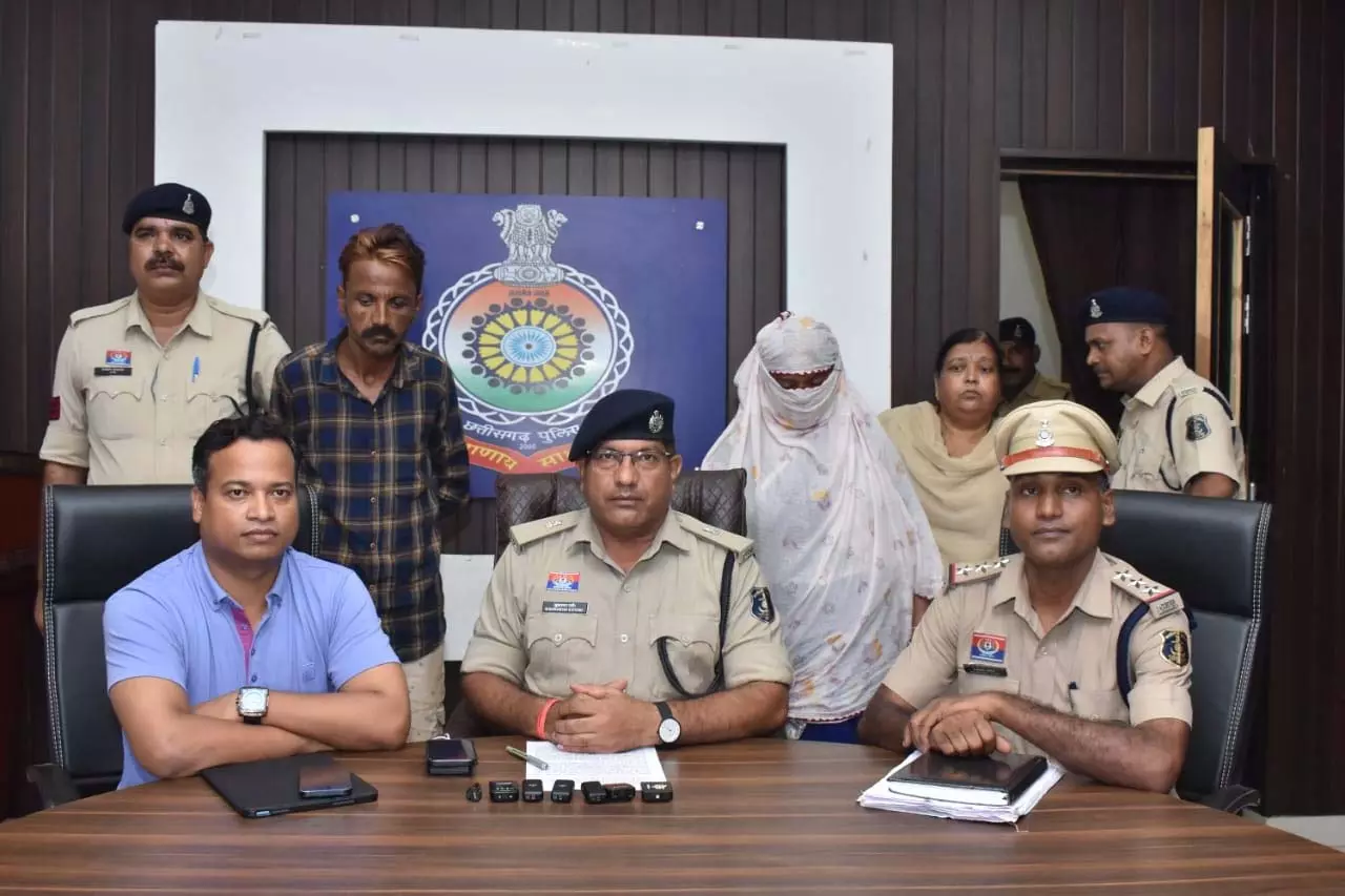 अंधे कत्ल का पर्दाफाश: पत्नी और प्रेमी ने मिलकर रची थी हत्या की साजिश अंधे कत्ल का पर्दाफाश: पत्नी और प्रेमी ने मिलकर रची थी हत्या की साजिश