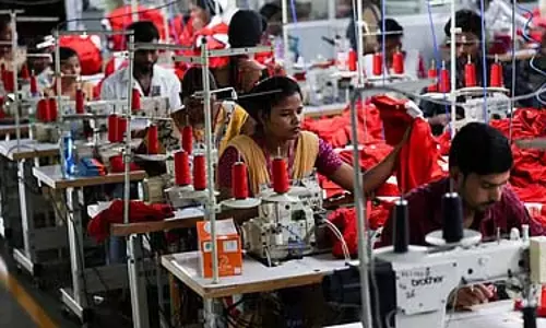 निटवियर और कपड़ा कंपनियां अमेरिकी खरीदारों से कीमतों में कटौती की मांग के लिए तैयार निटवियर और कपड़ा कंपनियां अमेरिकी खरीदारों से कीमतों में कटौती की मांग के लिए तैयार