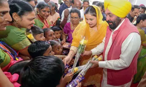 Punjab कांग्रेस, भगवंत मान चेन्नई में हैं, बाढ़ प्रभावित लोगों को छोड़कर चले गए Punjab कांग्रेस, भगवंत मान चेन्नई में हैं, बाढ़ प्रभावित लोगों को छोड़कर चले गए