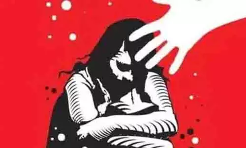 UP: बच्ची को जन्म देने वाली नाबालिग बलात्कार पीड़िता को न्याय का इंतजार UP: बच्ची को जन्म देने वाली नाबालिग बलात्कार पीड़िता को न्याय का इंतजार