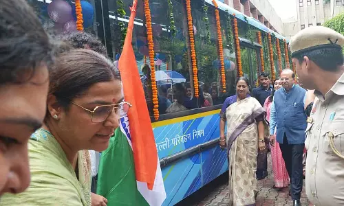 Delhi में पहली बार: सरदार पटेल विद्यालय ने अपनी पूरी बस बेड़े को इलेक्ट्रिक में बदला
