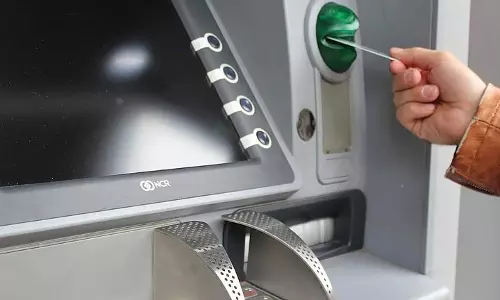 ATM धोखाधड़ी में महिला से 10 हजार रुपये ठगे गए, 10 अन्य शिकायतें लंबित ATM धोखाधड़ी में महिला से 10 हजार रुपये ठगे गए, 10 अन्य शिकायतें लंबित