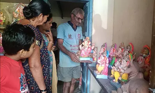 Chikkodi: मिट्टी की गणेश मूर्ति की मांग