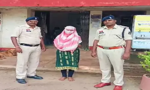 महिला गिरफ्तार, बैंक खाते में अवैध ट्रांजैक्शन का खुलासा