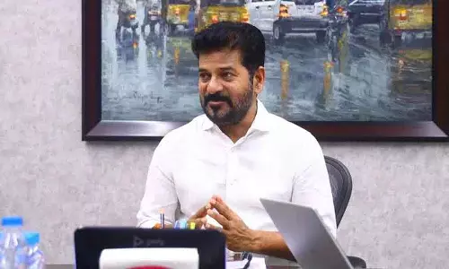 Revanth Reddy ने हैदराबाद और जिलों में भारी बारिश के कारण तेलंगाना को हाई अलर्ट पर रखा Revanth Reddy ने हैदराबाद और जिलों में भारी बारिश के कारण तेलंगाना को हाई अलर्ट पर रखा