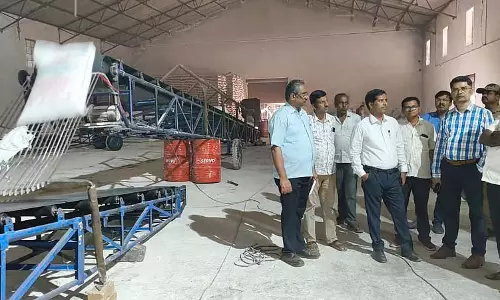 जिला कलेक्टर ने माईशुगर फैक्ट्री का किया औचक निरीक्षण: सुविधाएं उपलब्ध कराने के दिए निर्देश