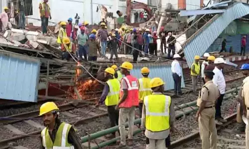 Cuttack रेलवे स्टेशन की छत गिरी, रेल सेवाएं बाधित