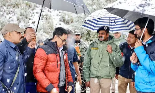 August में लद्दाख में हुई दुर्लभ बर्फबारी से त्योहार और उड़ानें प्रभावित August में लद्दाख में हुई दुर्लभ बर्फबारी से त्योहार और उड़ानें प्रभावित
