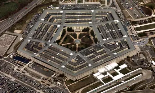 Pentagon की DOGE इकाई कटौती के लिए 400,000 अनुबंधों की जांच करेगी Pentagon की DOGE इकाई कटौती के लिए 400,000 अनुबंधों की जांच करेगी