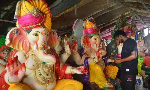 Ludhiana गणेश चतुर्थी के लिए तैयार Ludhiana गणेश चतुर्थी के लिए तैयार