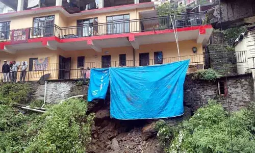 Himachal में 700 सड़कें बंद, एक हफ्ते में सामान्य से 170 फीसदी ज्यादा बारिश Himachal में 700 सड़कें बंद, एक हफ्ते में सामान्य से 170 फीसदी ज्यादा बारिश