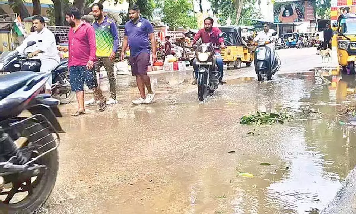 Andhra: गंभीर जल निकासी संकट ने पुट्टपर्थी को बुरी तरह प्रभावित किया है
