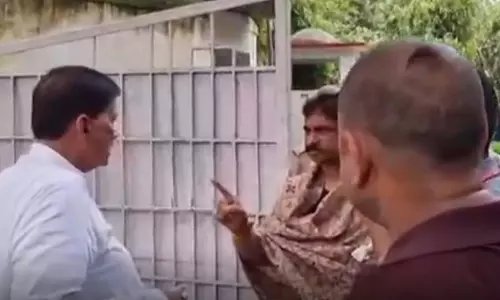 कलेक्टर से भिड़ गए विधायक, LIVE वीडियो सामने आया, मचा हड़कंप