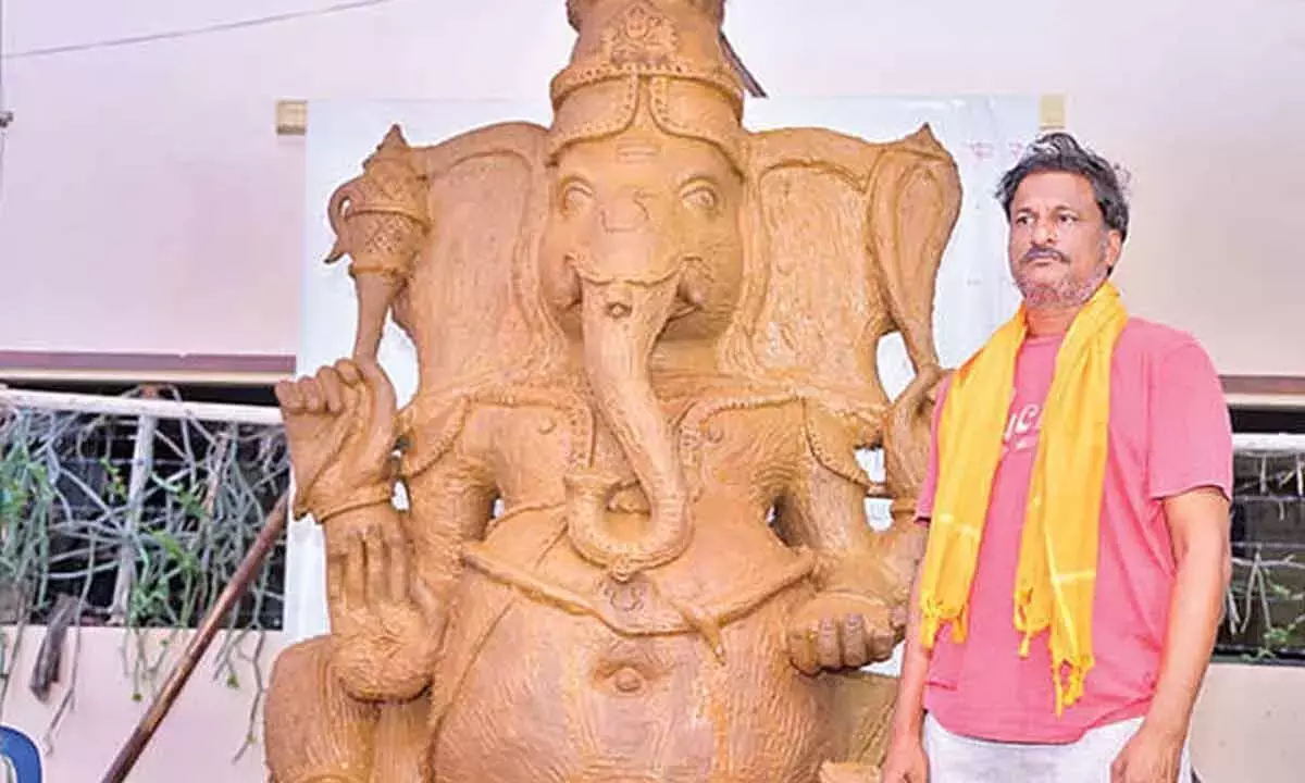 Andhra: तिरुपति में 8 फुट ऊंची मिट्टी की गणेश प्रतिमा स्थापित