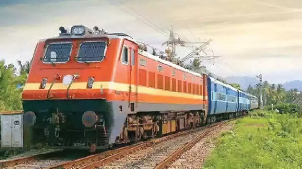 Telangana: पुनर्विकास कार्यों के कारण चुनिंदा रेल सेवाओं को सिकंदराबाद से स्थानांतरित किया गया