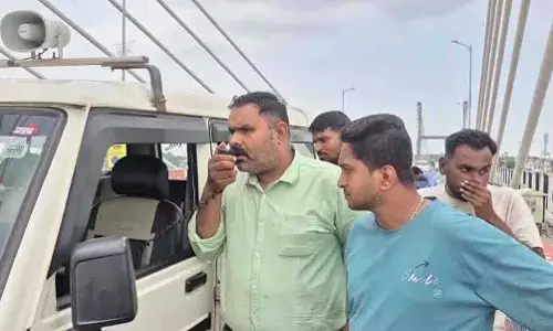 Jabalpur: सबसे बड़ा फ्लाईओवर बना स्टंट स्पॉट Jabalpur: सबसे बड़ा फ्लाईओवर बना स्टंट स्पॉट