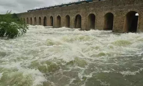 हैदराबाद के दो जलाशयों में पानी का प्रवाह तेजी से बढ़ने पर HMWSSB ने बाढ़ की चेतावनी जारी की हैदराबाद के दो जलाशयों में पानी का प्रवाह तेजी से बढ़ने पर HMWSSB ने बाढ़ की चेतावनी जारी की