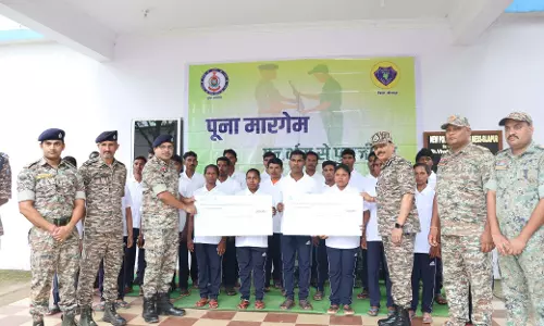 बीजापुर में 30 नक्सलियों का सामूहिक आत्मसमर्पण, गृहमंत्री ने सुरक्षाबलों को दी बधाई