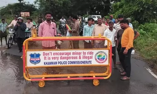 भारी बारिश से निचले इलाके जलमग्न, यातायात प्रभावित भारी बारिश से निचले इलाके जलमग्न, यातायात प्रभावित