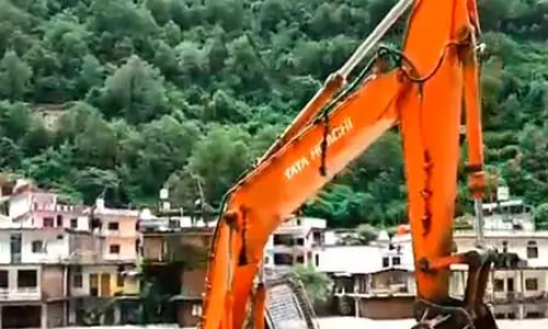 Uttarkashi में अस्थायी झील खाली करने का काम