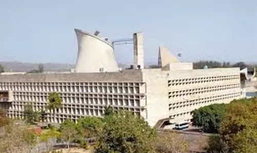 Chandigarh: हरियाणा विधानसभा में कांग्रेस का जोरदार विरोध