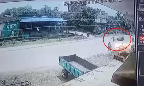 कार की टक्कर से युवक गंभीर रूप से घायल, आरोपी चालक फरार