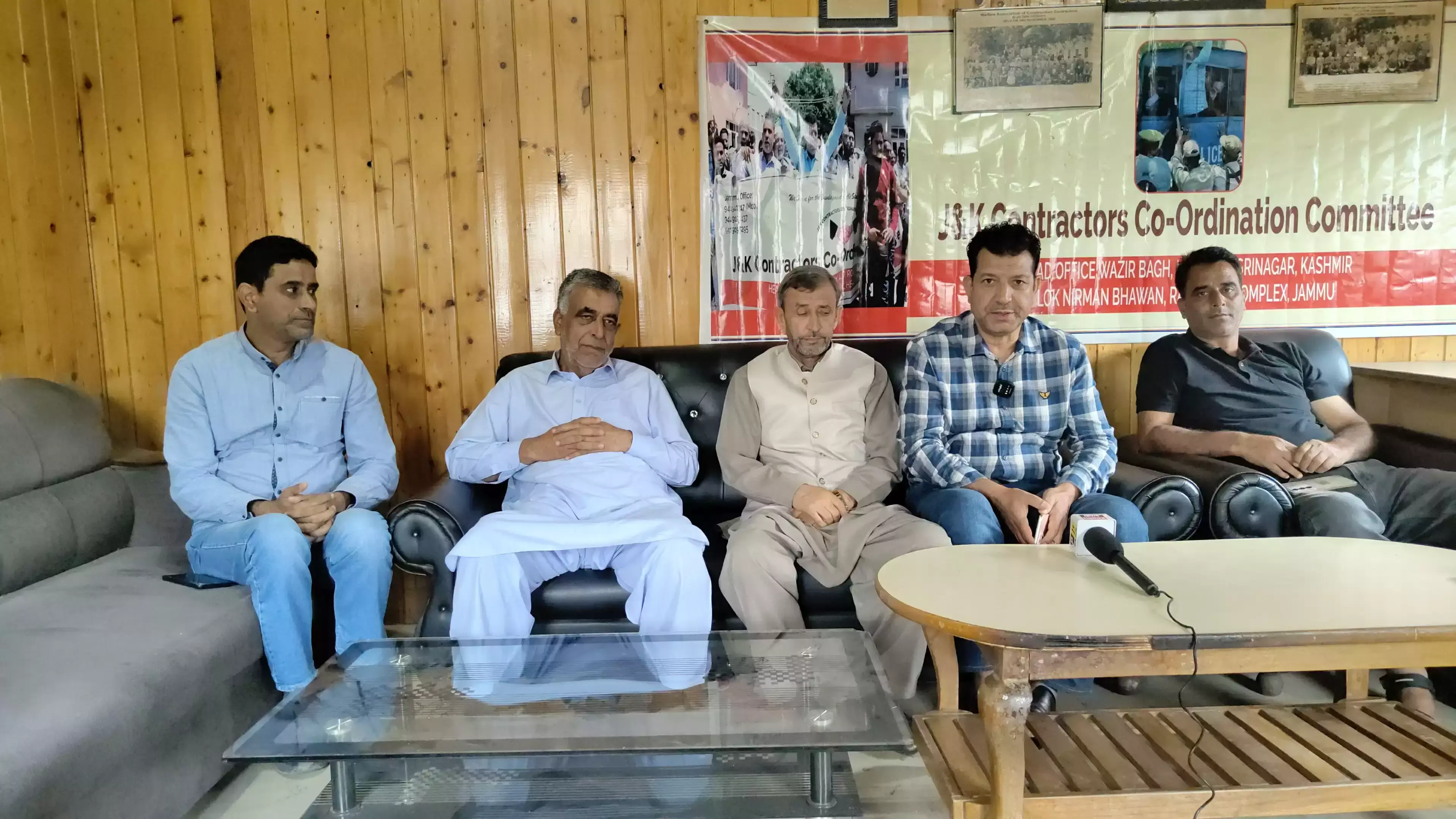 Jammu: जेकेसीसीसी ने विकास कार्यों की रफ्तार बढ़ाने की मांग की Jammu: जेकेसीसीसी ने विकास कार्यों की रफ्तार बढ़ाने की मांग की