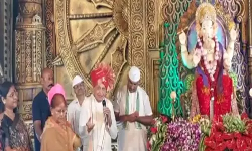Bihar: राज्यपाल आरिफ मोहम्मद खान ने गणेश चतुर्थी मनाई, पंडाल का किया दौरा