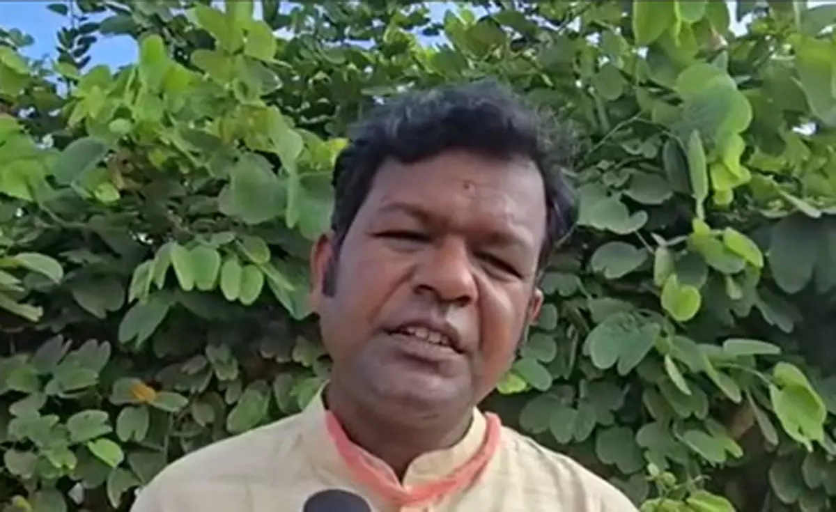 सैंड आर्टिस्ट सुदर्शन ने गणेश जी की 50 अनूठी मूर्तियों के साथ बनाया रिकॉर्ड सैंड आर्टिस्ट सुदर्शन ने गणेश जी की 50 अनूठी मूर्तियों के साथ बनाया रिकॉर्ड
